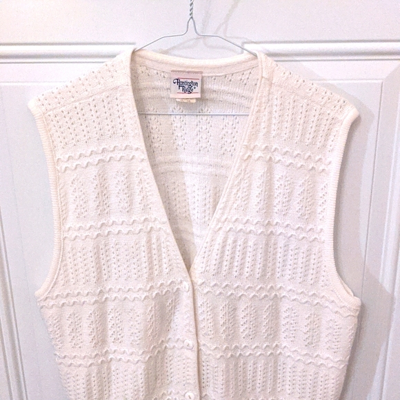 Vintage Huntington Ridge Knit Vest Button Up VNeck in White, Large - Picture 3 of 10